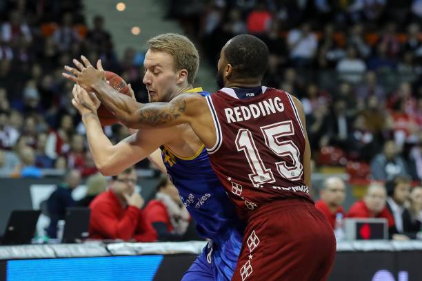 传奇并非一 传奇并非一